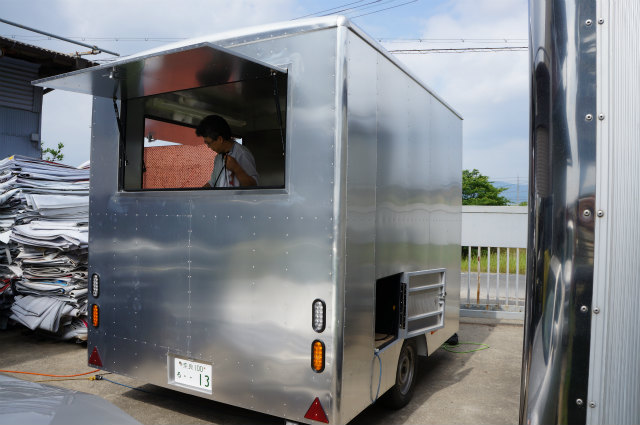 多目的移動販売トレーラー